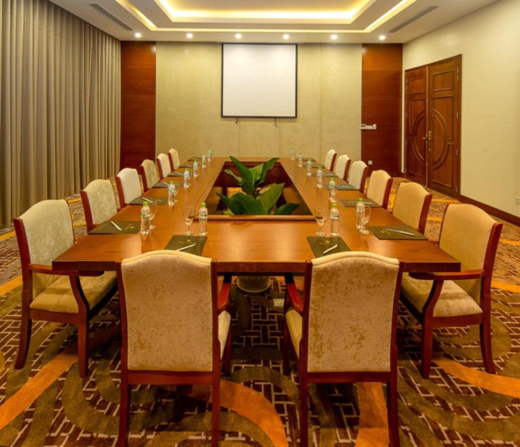 Xavia Hotel Quy Nhon Bagian luar foto